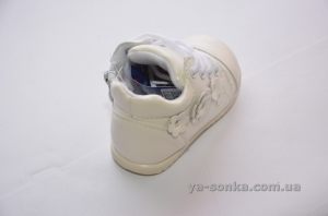 Ботинки для маленькой девочки