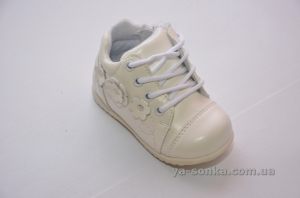 Ботинки для маленькой девочки