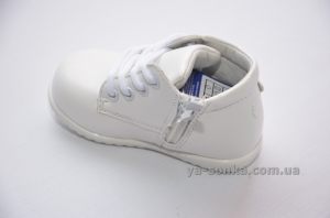 Ботинки для маленькой девочки