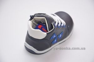 Ботинки для маленького мальчика