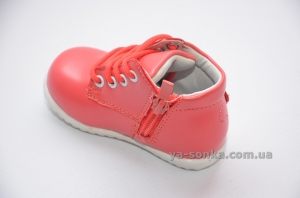 Ботинки для маленькой девочки