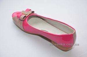 Открытые туфли для девочки