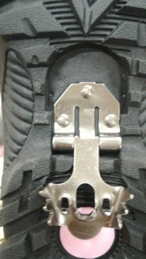 Ботинки для ребенка с ледоходами