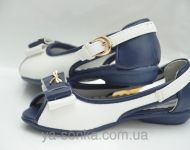 Туфлі-босоніжки для дівчинки