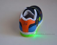 Кроссовки с подсветкой для мальчика