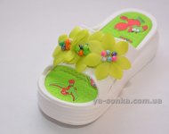 Шльопанці для дівчаток