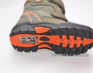 Ботинки для мальчика с ледоходами