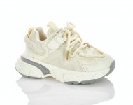 Молочные кроссовки детям