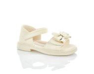 Бежевые светлые сандалии с задником для девочки