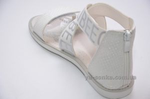 Сандалии для девочки