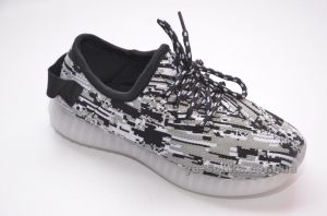 Кроссовки с подсветкой для  мальчика.