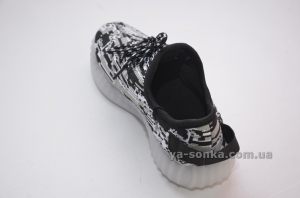 Кроссовки с подсветкой для  мальчика.