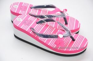 Сланцы для девочек.