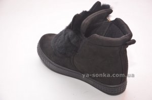 Модные сникерсы с ушками.