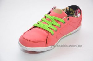 Кроссовки для девочки