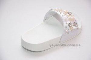 Модные шлепки для девочек