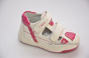 Закрытые сандалии  для девочки