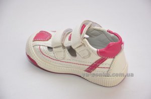 Закрытые сандалии  для девочки