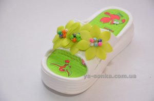 Шльопанці для дівчаток