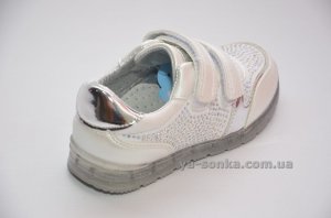 Спортивные туфли для девочки