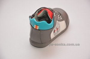 Ботинки для маленького мальчика