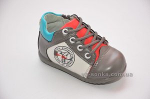 Ботинки для маленького мальчика