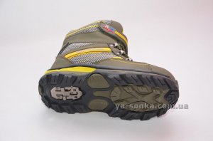 Ботинки для мальчика с ледоходами