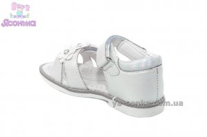 Кожаные сандалии для девочки