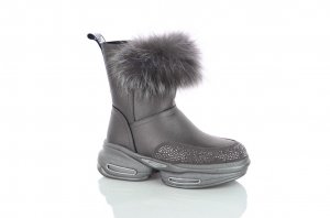 Шкіряне зимове взуття дівчаткам