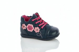 Ботинки для маленькой девочки