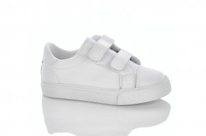 Белая спортивная обувь