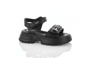 Сандалии на тракторной подошве