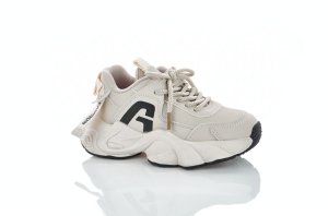 Светлые кроссовки детям