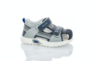 Закрытые босоножки для мальчика