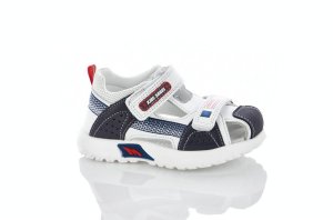 Закрытые босоножки для мальчика