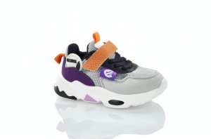 Легкие кроссовки малышам