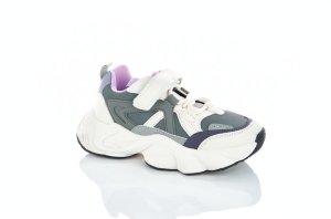 Модні кросівки для дівчини