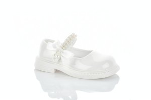 Белые туфли с жемчужинами для девочки
