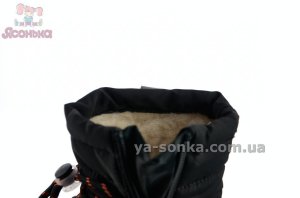 Сапожки дутики Apawwa черного цвета малышам