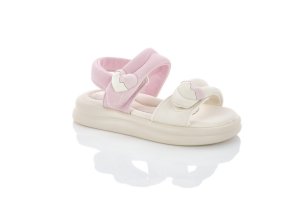 Сандалії з сердечками дівчатам