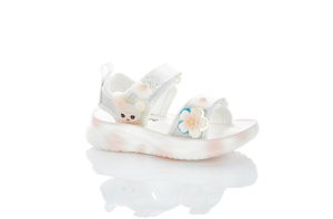 Красивые белые сандалии девочкам